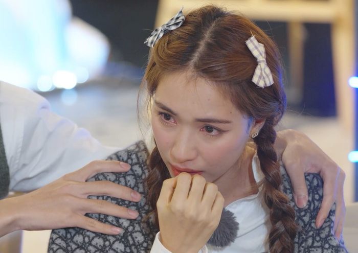 Hòa Minzy bật khóc nức nở, tiết lộ tình trạng báo động về tâm lý lẫn sức khỏe Hòa Minzy bật khóc nức nở, tiết lộ tình trạng báo động về tâm lý lẫn sức khỏe