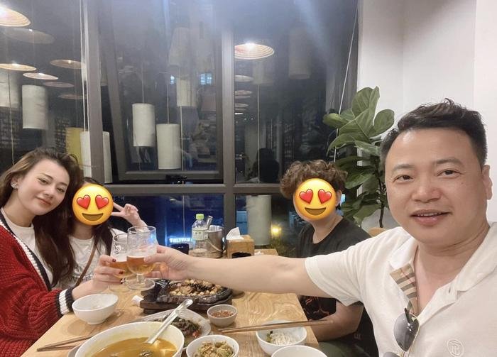 Được dân tình khen con gái giống mẹ, Shark Bình thẳng thắn đáp trả, không quên "cà khịa" vợ cũ Được dân tình khen con gái giống mẹ, Shark Bình thẳng thắn đáp trả, không quên "cà khịa" vợ cũ