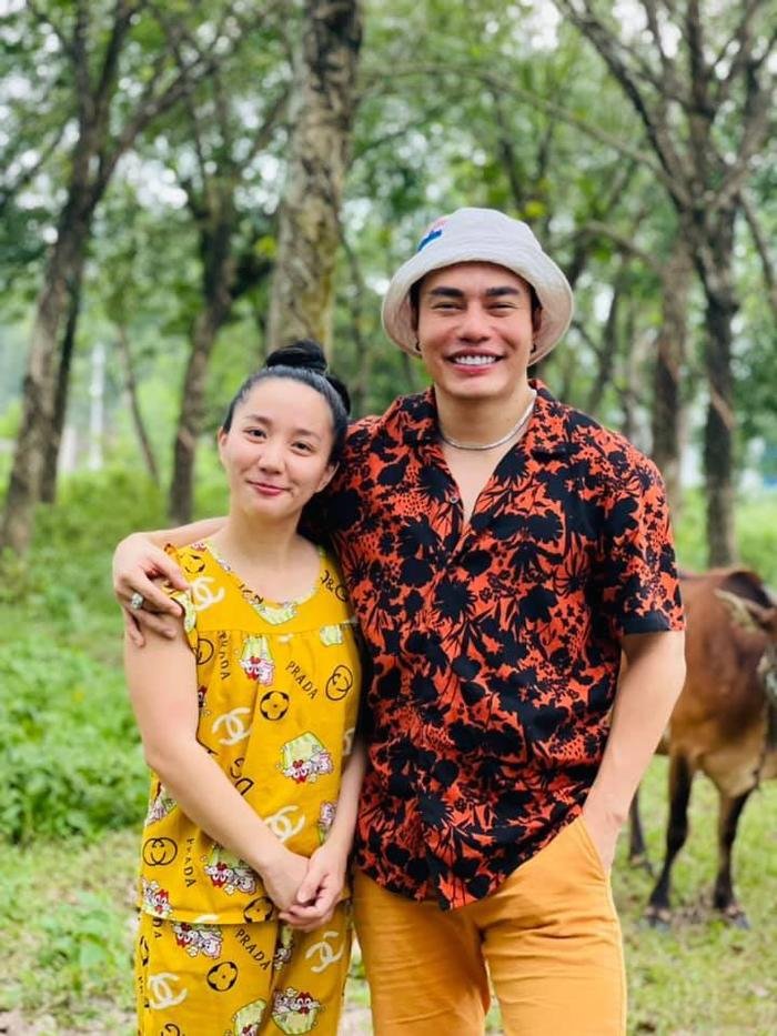 Bà xã Lê Dương Bảo Lâm lên tiếng khi bị nói mặc đồ bộ để "câu like" Bà xã Lê Dương Bảo Lâm lên tiếng khi bị nói mặc đồ bộ để "câu like"