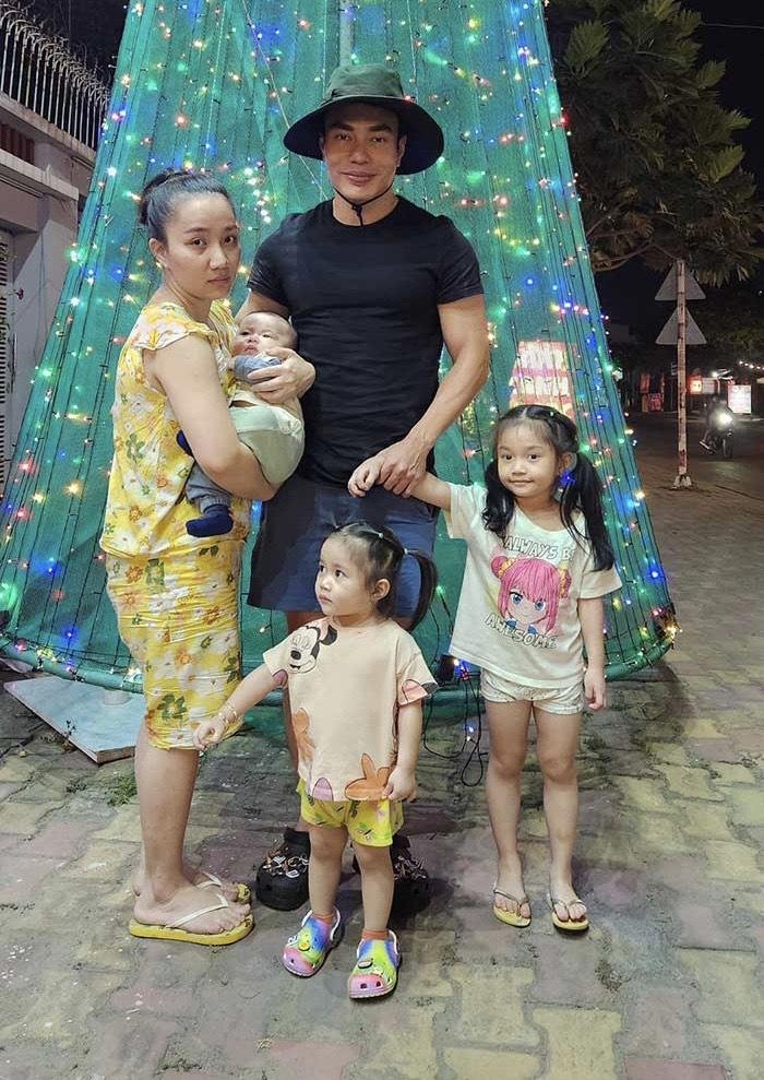 Bà xã Lê Dương Bảo Lâm lên tiếng khi bị nói mặc đồ bộ để "câu like" Bà xã Lê Dương Bảo Lâm lên tiếng khi bị nói mặc đồ bộ để "câu like"