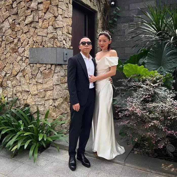 Chỉ một câu nói, Hoàng Touliver khiến Tóc Tiên mỉm cười hạnh phúc vì "đã tìm được đúng người" Chỉ một câu nói, Hoàng Touliver khiến Tóc Tiên mỉm cười hạnh phúc vì "đã tìm được đúng người"