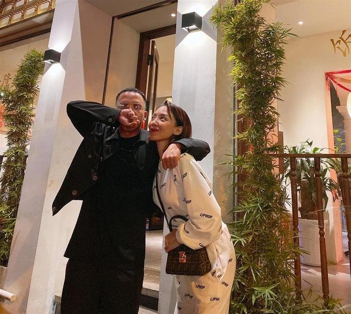 Chỉ một câu nói, Hoàng Touliver khiến Tóc Tiên mỉm cười hạnh phúc vì "đã tìm được đúng người" Chỉ một câu nói, Hoàng Touliver khiến Tóc Tiên mỉm cười hạnh phúc vì "đã tìm được đúng người"