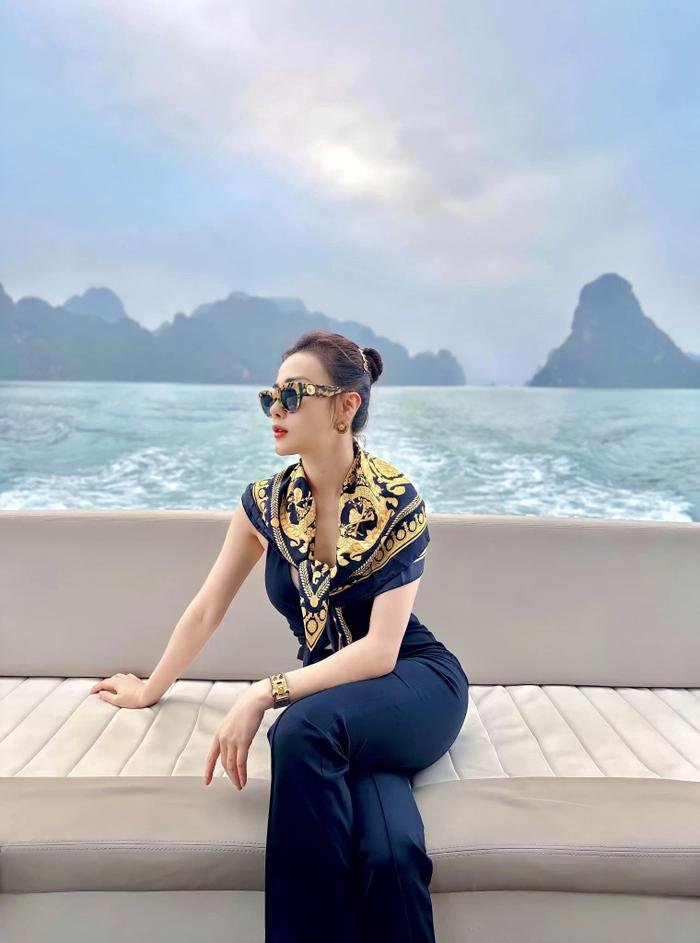 Diễn viên Phương Oanh khoe đường cong, Shark Bình khen ngợi: "Xinh và ngon hẳn" Diễn viên Phương Oanh khoe đường cong, Shark Bình khen ngợi: "Xinh và ngon hẳn"