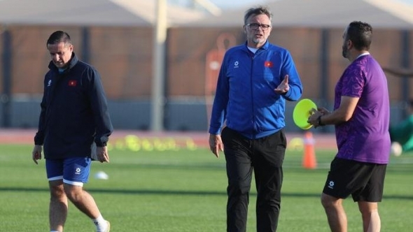 Vì sao HLV Troussier không thể làm mới tuyển Việt Nam so với Asian Cup?