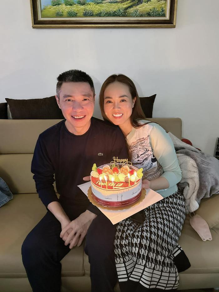 Bà xã NSND Công Lý nức nở thông báo vì một sự thay đổi tích cực của chồng Bà xã NSND Công Lý nức nở thông báo vì một sự thay đổi tích cực của chồng