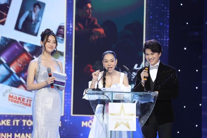 Được "lão đại" trong nghề khen sau thành công của "See tình", Hoàng Thùy Linh có cách trả lời tinh tế Được "lão đại" trong nghề khen sau thành công của "See tình", Hoàng Thùy Linh có cách trả lời tinh tế