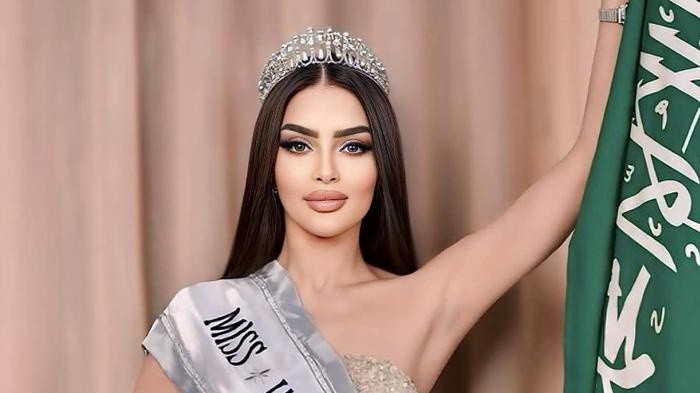 Một Hoa hậu nổi tiếng bị phanh phui vụ tự nhận được đi thi Miss Universe