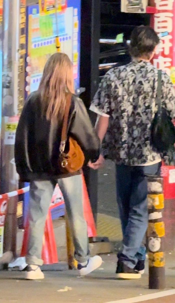 Mỹ nam hàng đầu Thái Lan Bright lộ ảnh hẹn hò với Nene