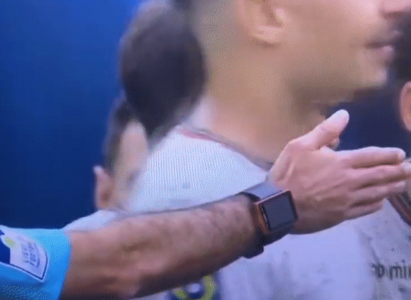 Nghi vấn Messi tát đối thủ sau trận thua