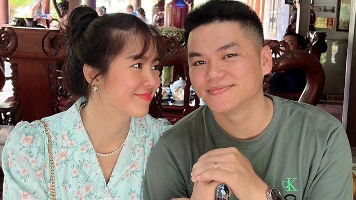 Lê Phương khoe ảnh "tình bể bình" với chồng, thổ lộ ước nguyện cùng "nửa kia"