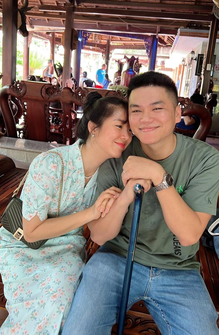 Lê Phương khoe ảnh "tình bể bình" với chồng, thổ lộ ước nguyện cùng "nửa kia"