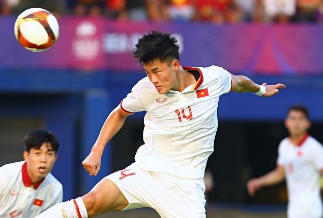 U22 Việt Nam dẫn Myanmar 1-0