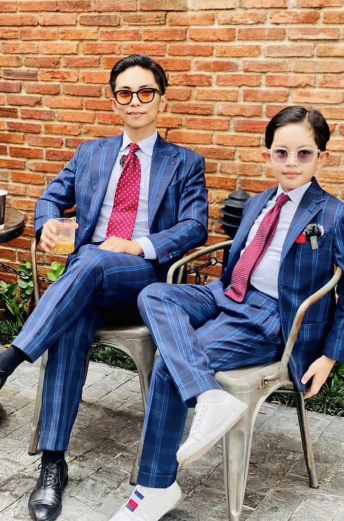 Quý tử nhà Phan Hiển lên đồ cực bảnh, ra dáng tổng tài nhí Quý tử nhà Phan Hiển lên đồ cực bảnh, ra dáng tổng tài nhí