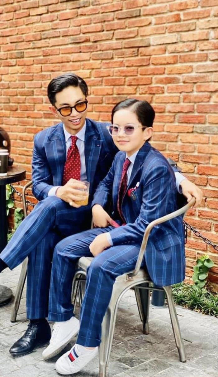 Quý tử nhà Phan Hiển lên đồ cực bảnh, ra dáng tổng tài nhí Quý tử nhà Phan Hiển lên đồ cực bảnh, ra dáng tổng tài nhí