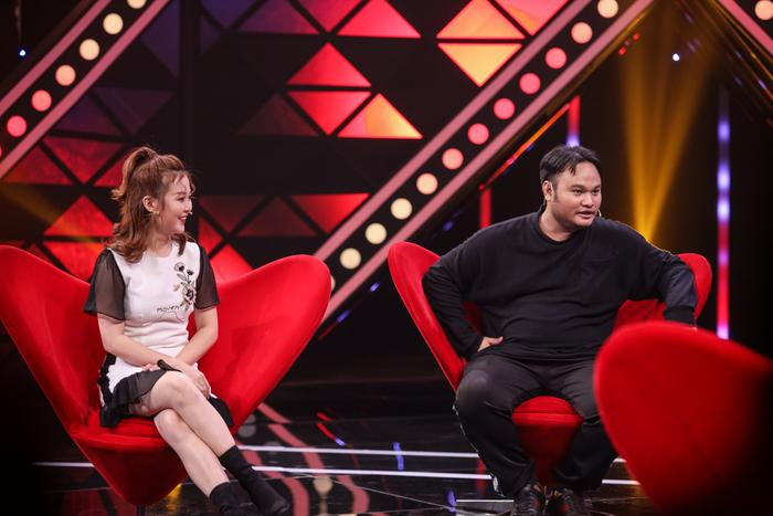 Bị "gán ghép" hẹn hò với Vinh Râu, hotgirl đình đám đanh thép phản hồi Bị "gán ghép" hẹn hò với Vinh Râu, hotgirl đình đám đanh thép phản hồi