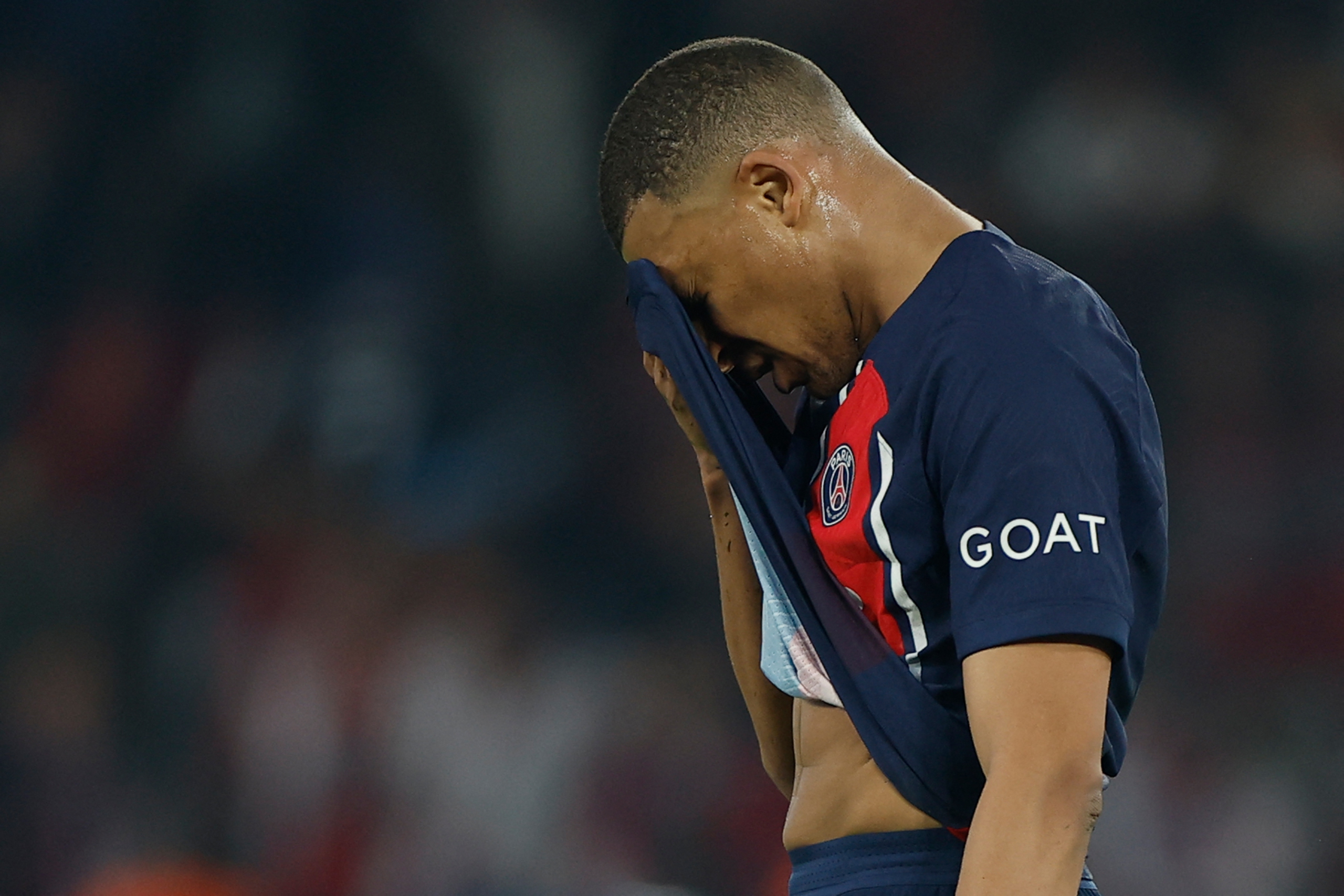 Mbappe chính thức xác nhận sẽ rời PSG sau 7 năm gắn bó
