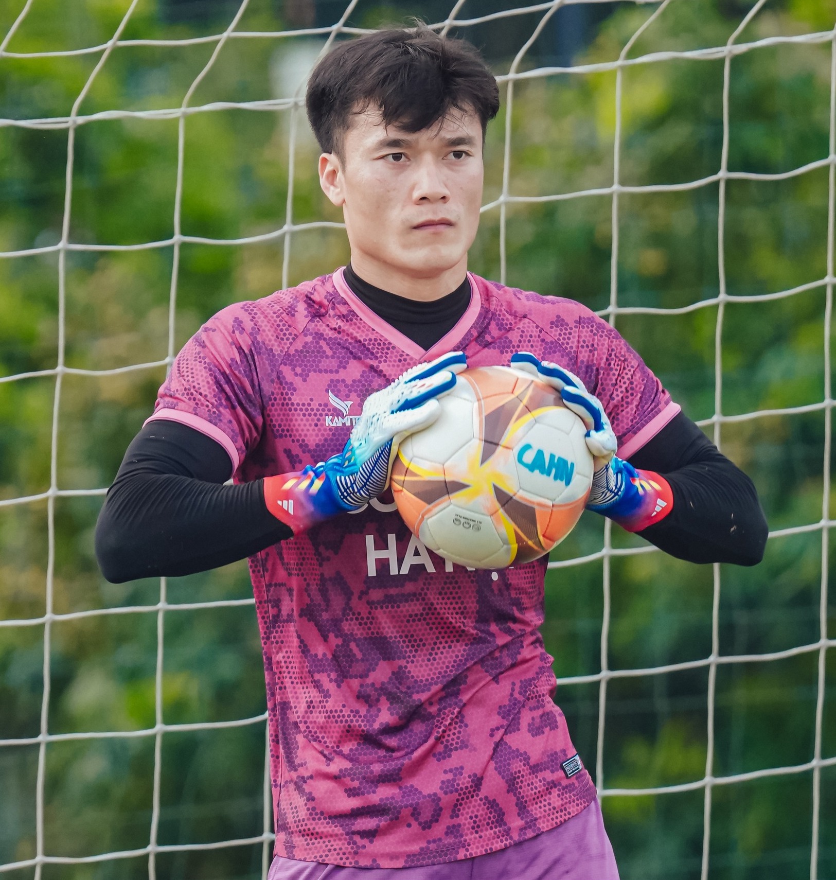 Thủ môn Bùi Tiến Dũng gặp khó trước sao Việt kiều Filip Nguyễn Thủ môn Bùi Tiến Dũng gặp khó trước sao Việt kiều Filip Nguyễn