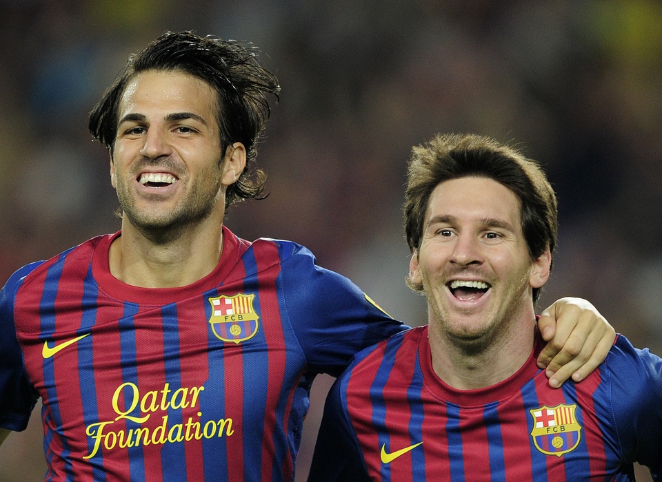 Phản ứng của Messi khi Fabregas giải nghệ Phản ứng của Messi khi Fabregas giải nghệ