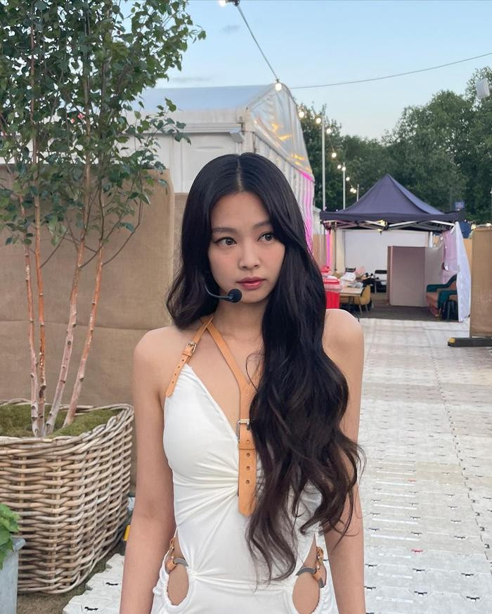 Jennie thừa nhận từng bị kiệt sức, nói về thời gian bị netizen "ném đá"