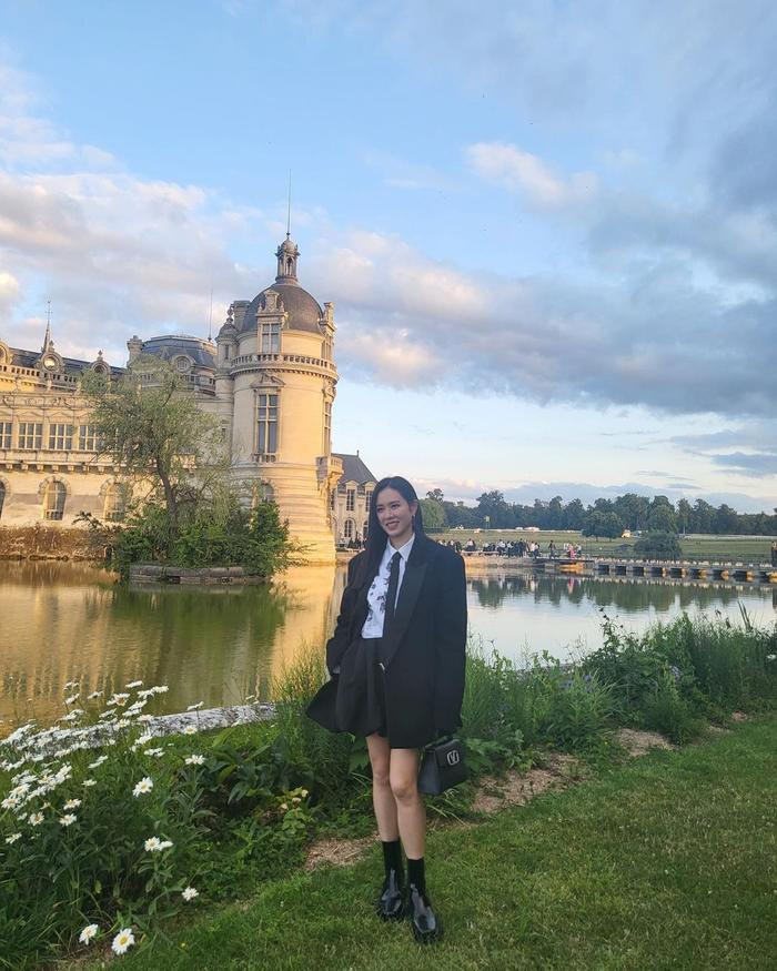 Netizen "phát cuồng" trước hình ảnh hiếm hoi của quý tử nhà Son Ye Jin