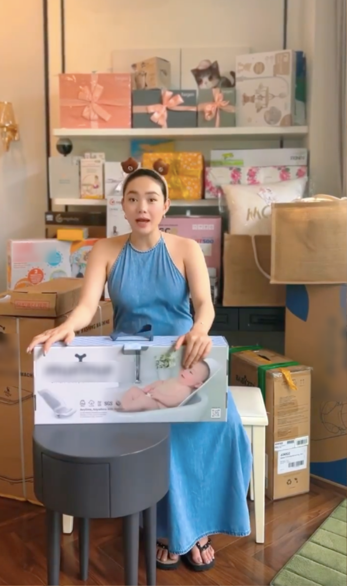 Chưa chào đời, nhóc tỳ nhà Minh Hằng đã gây choáng ngợp vì một điều