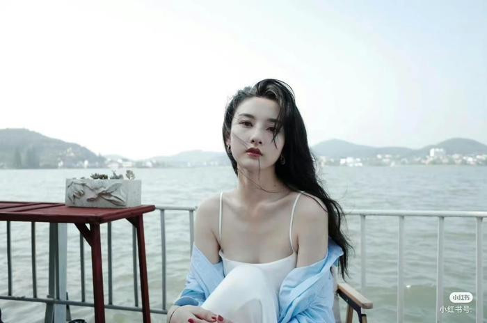 Một nữ diễn viên bị tố trốn thuế gần 150 tỷ, nhiều phim có nguy cơ "đóng băng" Một nữ diễn viên bị tố trốn thuế gần 150 tỷ, nhiều phim có nguy cơ "đóng băng"