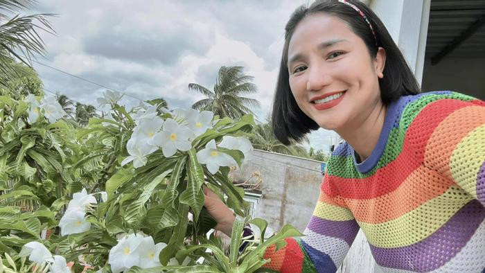 MC Cát Tường khoe ảnh mặt mộc 100% không son phấn, thần sắc thế nào? MC Cát Tường khoe ảnh mặt mộc 100% không son phấn, thần sắc thế nào?