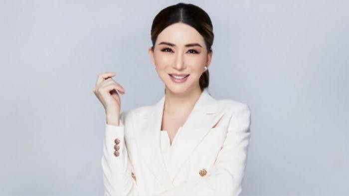 Rộ tin "bà trùm" Hoa hậu Hoàn vũ thế giới vỡ nợ, thực hư ra sao? Rộ tin "bà trùm" Hoa hậu Hoàn vũ thế giới vỡ nợ, thực hư ra sao?