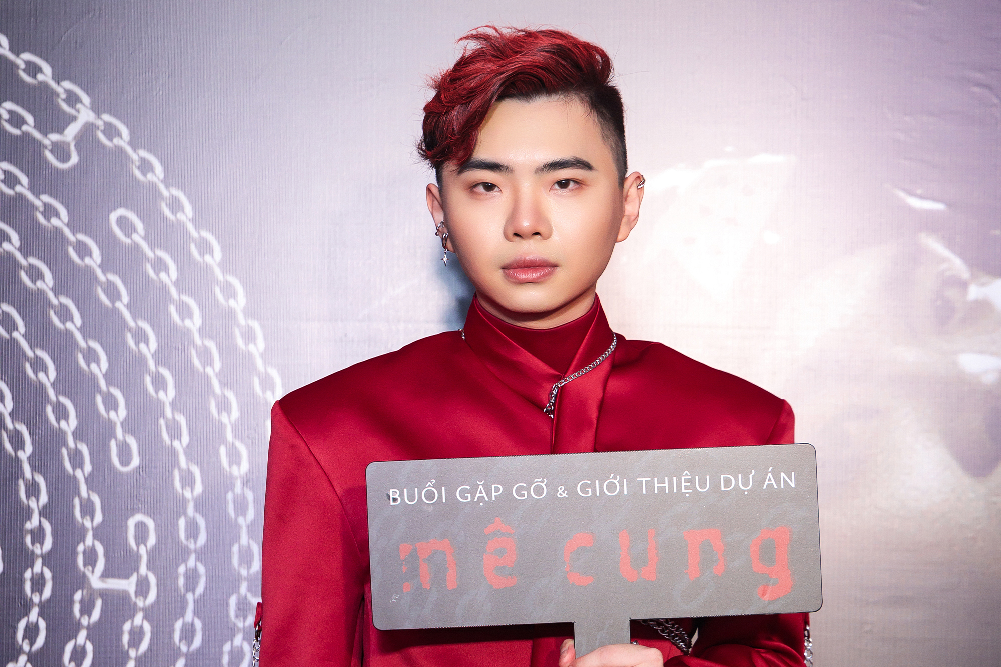 'Thiếu gia tập đoàn ngàn tỷ' ra MV, ngay lập tức bị chê phần hát live - Ảnh 2.