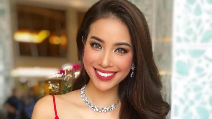 Dân tình xôn xao tin Phạm Hương đã âm thầm về nước, tất cả lộ tẩy qua 1 chữ?