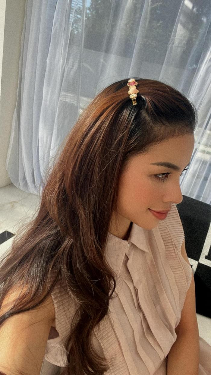 Dân tình xôn xao tin Phạm Hương đã âm thầm về nước, tất cả lộ tẩy qua 1 chữ?