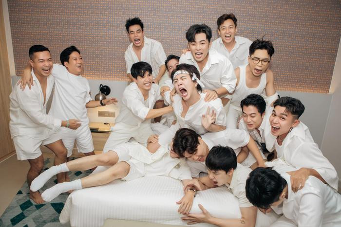 L&ecirc; Dương Bảo L&acirc;m tiết lộ tiền mừng cưới Puka - Gin Tuấn Kiệt, nh&igrave;n con m&agrave; 'xỉu ngang' Ảnh 4