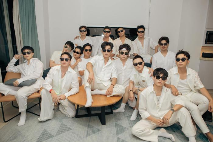 L&ecirc; Dương Bảo L&acirc;m tiết lộ tiền mừng cưới Puka - Gin Tuấn Kiệt, nh&igrave;n con m&agrave; 'xỉu ngang' Ảnh 5