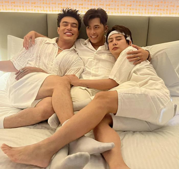 L&ecirc; Dương Bảo L&acirc;m tiết lộ tiền mừng cưới Puka - Gin Tuấn Kiệt, nh&igrave;n con m&agrave; 'xỉu ngang' Ảnh 1