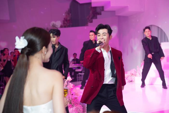 Một nữ diễn viên gặp sự cố đổ máu trong đám cưới Puka - Gin Tuấn Kiệt Một nữ diễn viên gặp sự cố đổ máu trong đám cưới Puka - Gin Tuấn Kiệt Ảnh 3