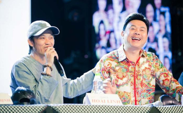 Hoài Linh làm ngay điều này với người bạn thân quá cố sau khi sang Mỹ Hoài Linh làm ngay điều này với người bạn thân quá cố sau khi sang Mỹ Ảnh 5