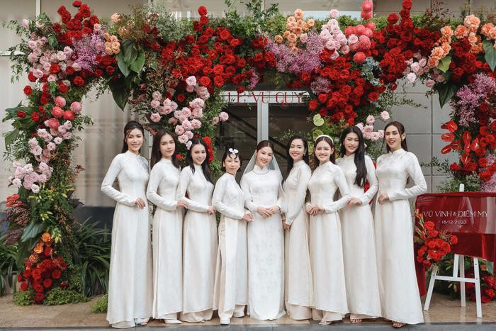 Lễ gia ti&ecirc;n Diễm My 9X: D&agrave;n ph&ugrave; d&acirc;u tụ họp từ sớm, c&ocirc; d&acirc;u khoe visual xinh đẹp Ảnh 1