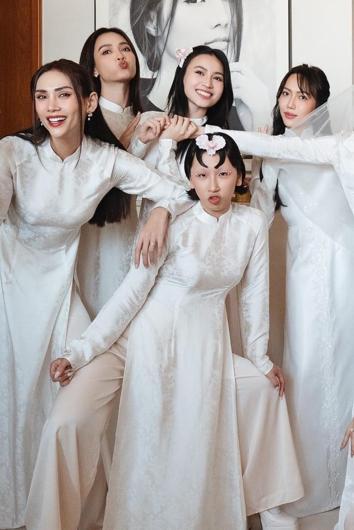 Trang Hý lên tiếng về hình ảnh lạc lõng trong dàn phù dâu đám hỏi Diễm My 9X Trang Hý lên tiếng về hình ảnh lạc lõng trong dàn phù dâu đám hỏi Diễm My 9X Ảnh 4