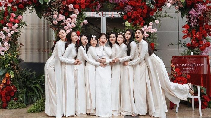 Trang Hý lên tiếng về hình ảnh lạc lõng trong dàn phù dâu đám hỏi Diễm My 9X