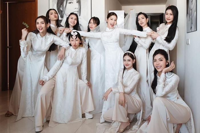 Trang Hý lên tiếng về hình ảnh lạc lõng trong dàn phù dâu đám hỏi Diễm My 9X Trang Hý lên tiếng về hình ảnh lạc lõng trong dàn phù dâu đám hỏi Diễm My 9X Ảnh 3