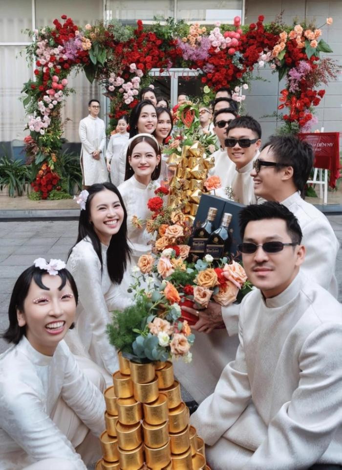 Trang Hý lên tiếng về hình ảnh lạc lõng trong dàn phù dâu đám hỏi Diễm My 9X Trang Hý lên tiếng về hình ảnh lạc lõng trong dàn phù dâu đám hỏi Diễm My 9X Ảnh 5