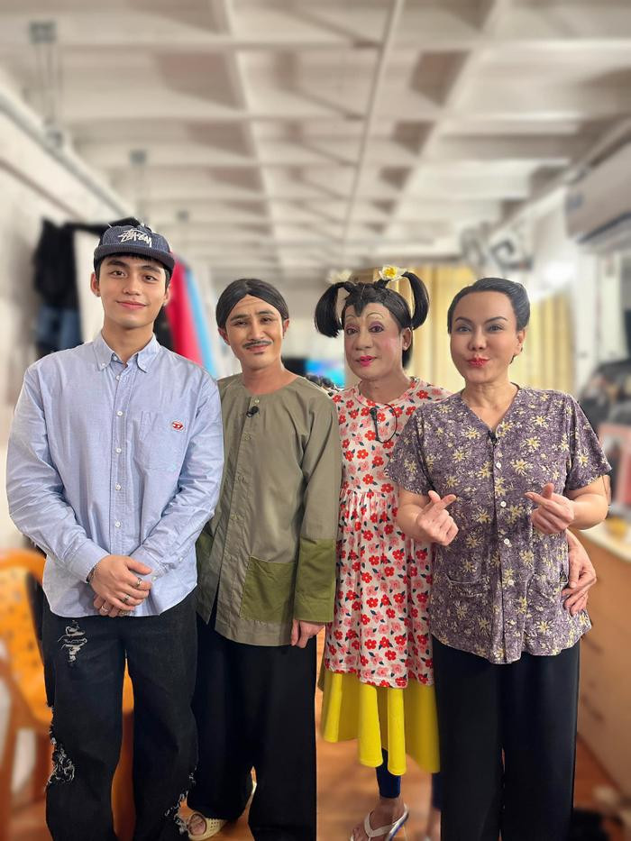 Việt Hương nói điều bất ngờ về thái độ em trai Sơn Tùng khi gặp mặt Việt Hương nói điều bất ngờ về thái độ em trai Sơn Tùng khi gặp mặt Ảnh 4