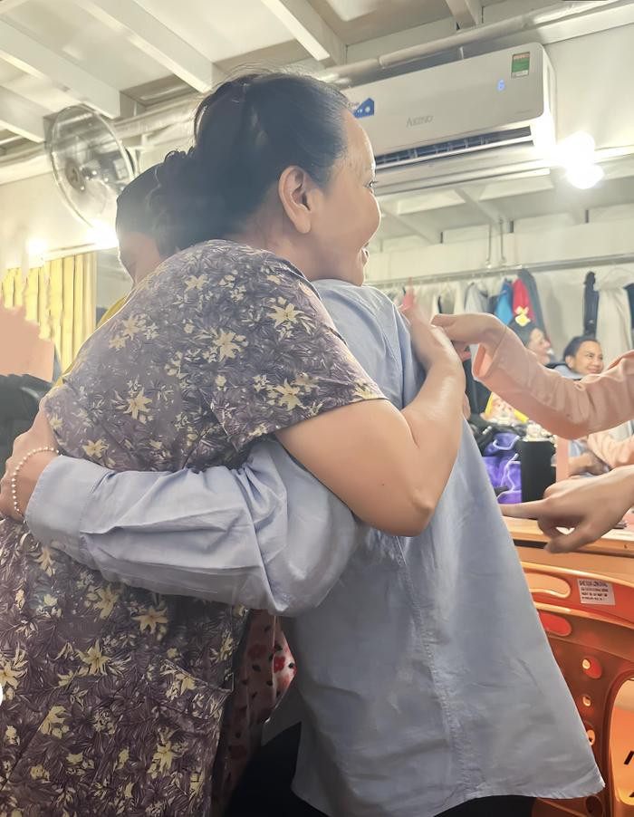 Việt Hương nói điều bất ngờ về thái độ em trai Sơn Tùng khi gặp mặt Việt Hương nói điều bất ngờ về thái độ em trai Sơn Tùng khi gặp mặt Ảnh 2