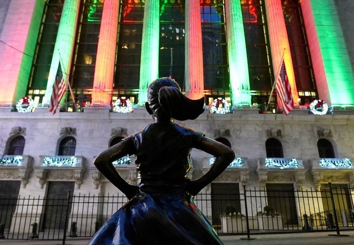 Thị trường chứng khoán thế giới ngày 3/1: Hợp đồng tương lai Dow Jones bật tăng 300 điểm Thị trường chứng khoán thế giới ngày 3/1: Hợp đồng tương lai Dow Jones bật tăng 300 điểm