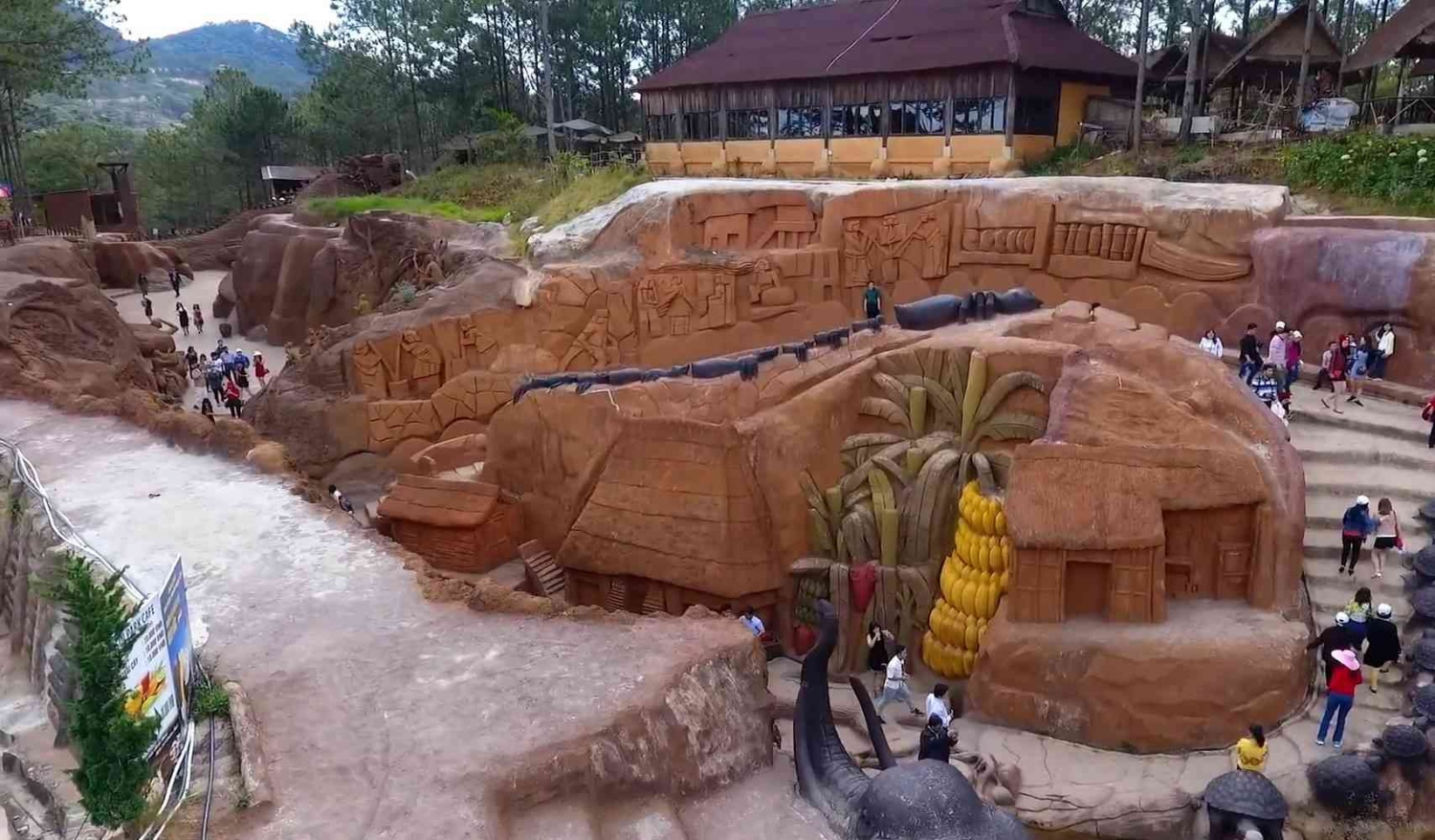 Thú vị đường hầm đất sét ở Đà Lạt Thú vị đường hầm đất sét ở Đà Lạt