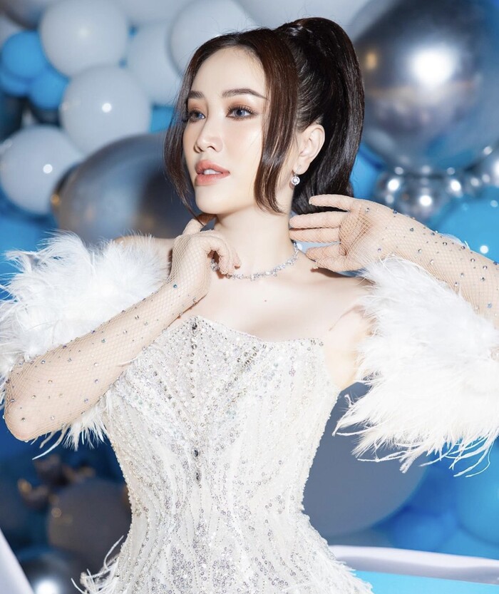 Bảo Thy tiết lộ cuộc sống làm dâu hào môn, khẳng định: Tình yêu và hôn nhân như 1 cán cân Bảo Thy tiết lộ cuộc sống làm dâu hào môn, khẳng định: Tình yêu và hôn nhân như 1 cán cân