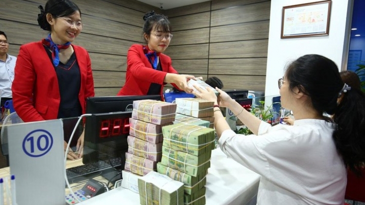Tin ngân hàng nổi bật trong tuần qua: Người dân gửi thêm hơn 300 nghìn tỷ đồng vào ngân hàng Tin ngân hàng nổi bật trong tuần qua: Người dân gửi thêm hơn 300 nghìn tỷ đồng vào ngân hàng