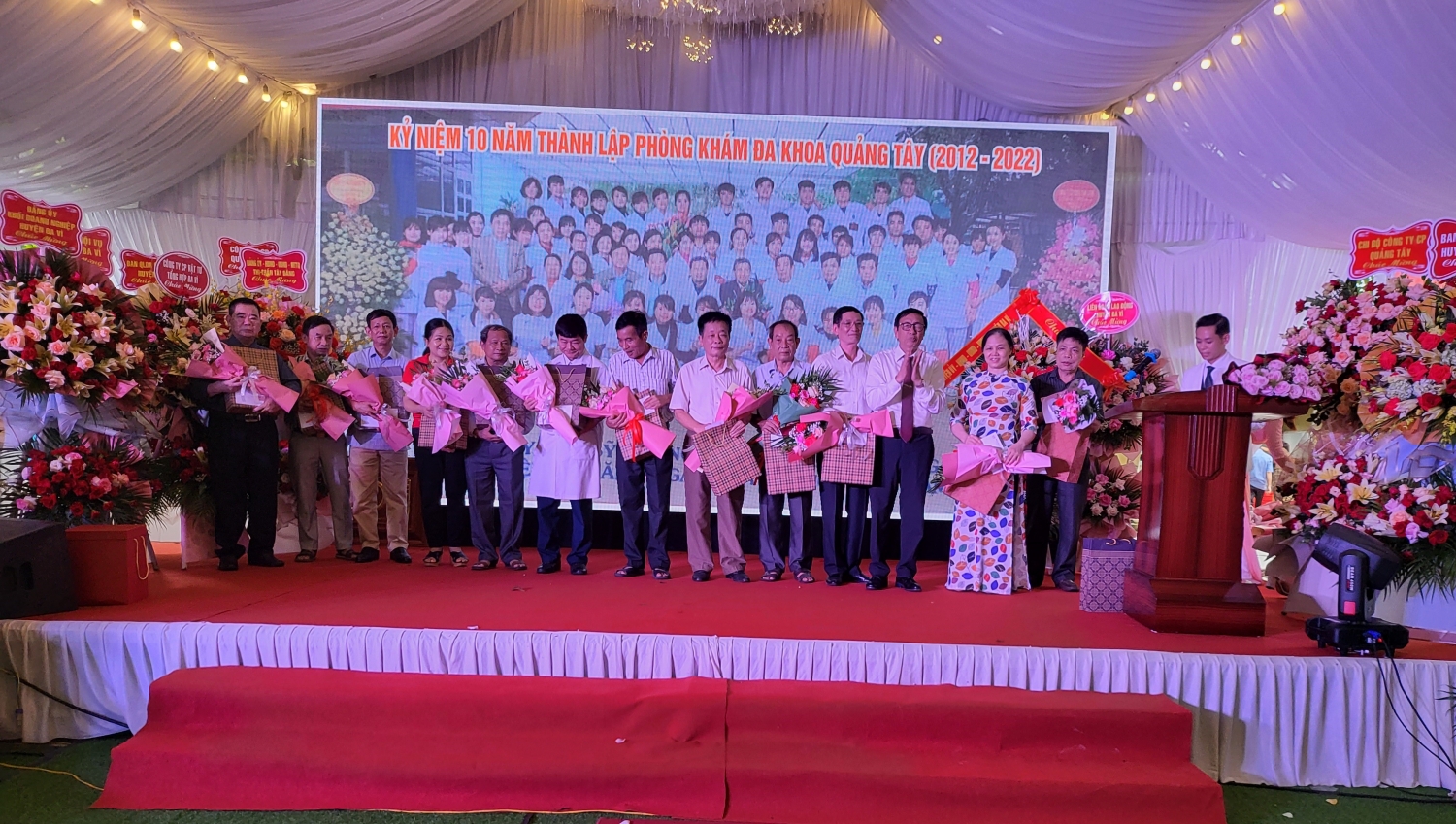 Phòng khám đa khoa Quảng Tây (Ba Vì): Tổ chức Lễ kỷ niệm 10 năm Ngày thành lập Phòng khám đa khoa Quảng Tây (Ba Vì): Tổ chức Lễ kỷ niệm 10 năm Ngày thành lập