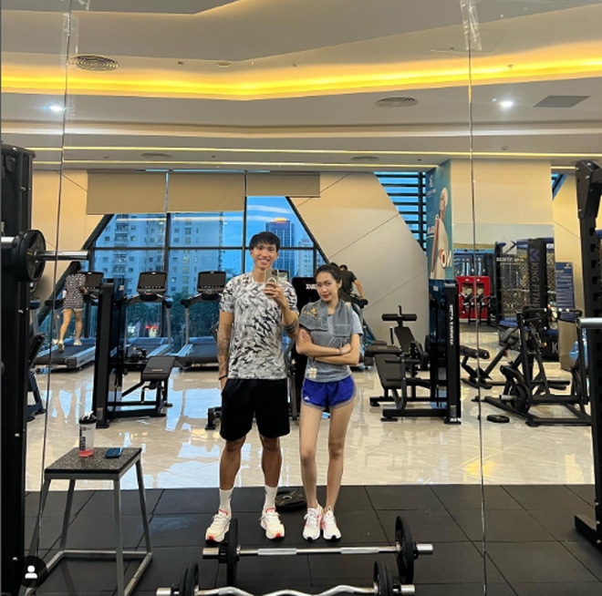 Sao Việt hôm nay 23/8: Minh Hằng sống trong nhung lụa sau khi kết hôn