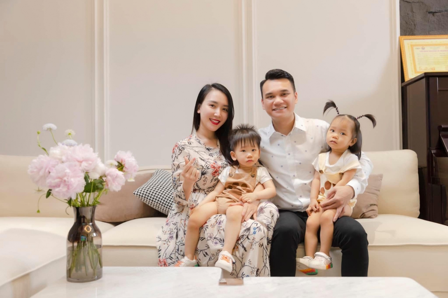 Sao Việt hôm nay 31/8: Rộ tin Phương Oanh đang mang bầu Sao Việt hôm nay 31/8: Rộ tin Phương Oanh đang mang bầu